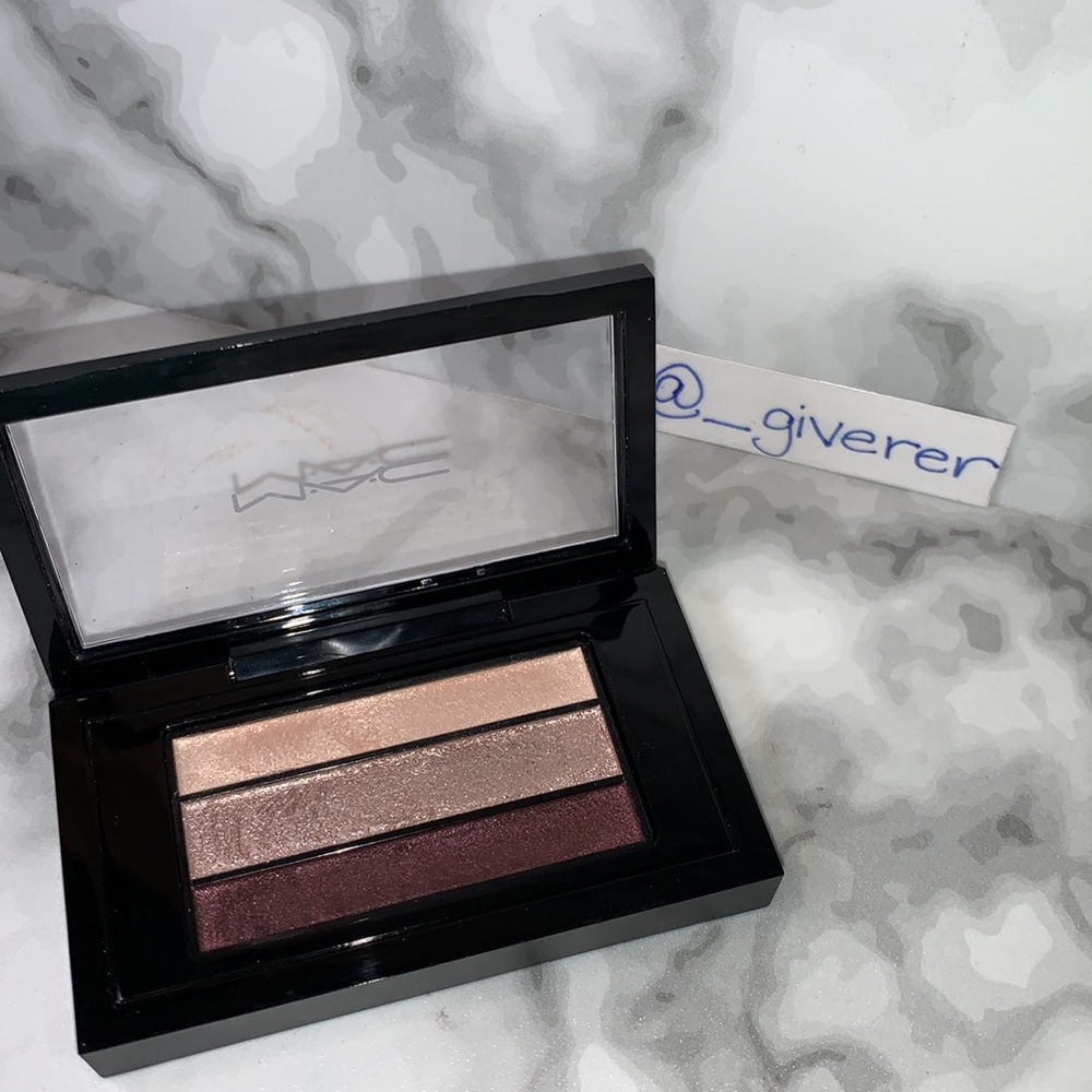 Fabulous Three Veluxe Pearlfushion Shadow Trio Palette